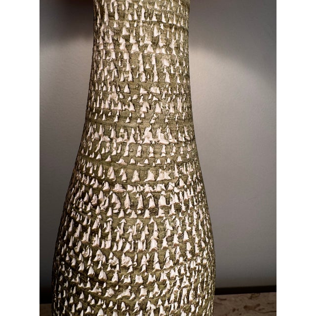 Mid 20th Century Large Handmade Bitossi-Style Green Ceramic Lamp With Etching & Brass Base For Sale In Los Angeles - Image 6 of 12
