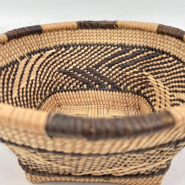 African Early 20th Century Rare Tonga Binga Basket Bowl 11inch MATTER COLLECTION For Sale - Image 3 of 6