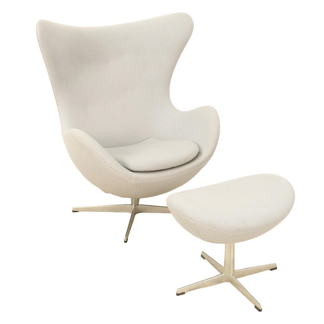 Mid Century Modern Egg Lounge Chair & Ottoman Arne Jacobsen for Fritz Hansen For Sale - Image 10 of 18