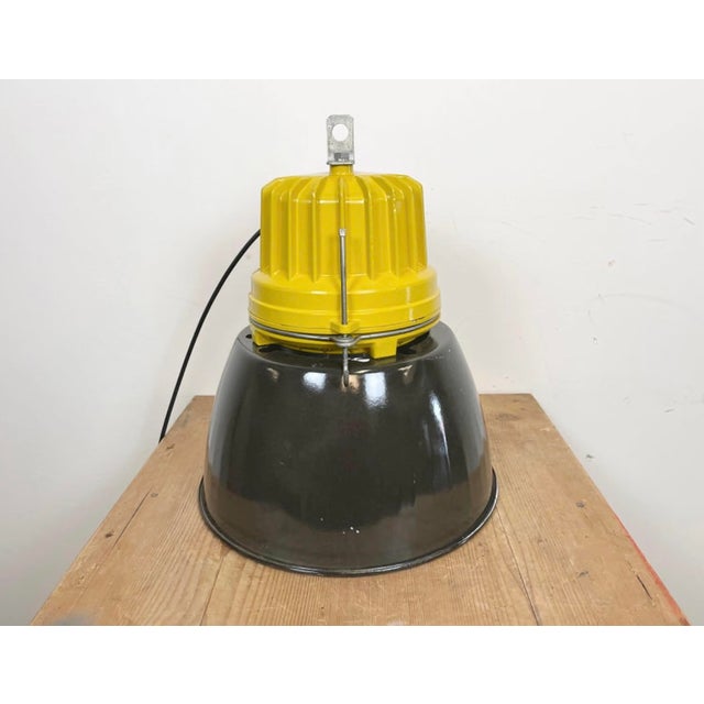 Industrial Yellow Explosion Proof Lamp with Black Enameled Shade from Elektrosvit, 1990s For Sale - Image 15 of 18