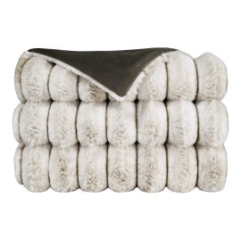 Example of Blankets & Throws