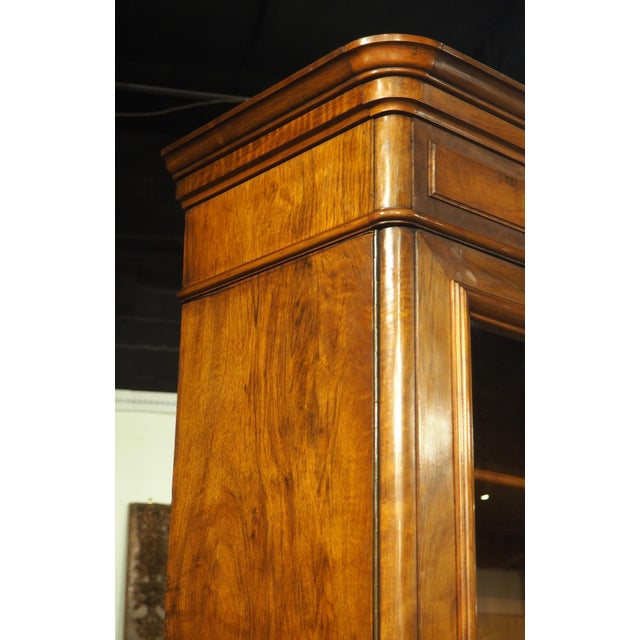 French Louis Philippe Style Walnut Bibliotheque Bookcase, Circa 1900s For Sale - Image 17 of 18