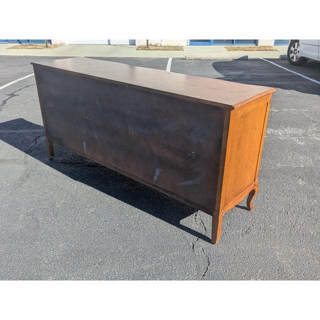 1960s Henredon French Provincial 9-Drawer Dresser For Sale - Image 17 of 18