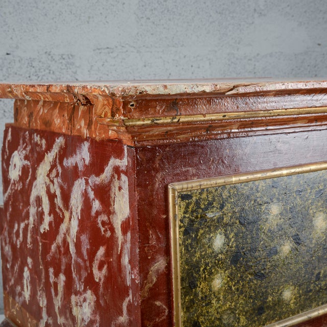 Lacquered Stool with Red and Green Base, 18th Century For Sale - Image 15 of 16