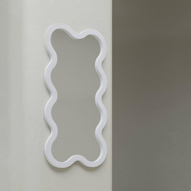 About Hvyli Collection With its elegant narrow rectangular proportions and flowing organic frame, Hvyli 8 brings warmth...