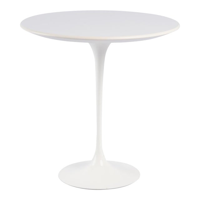 Saarinen 20" Tulip Pedestal Side Table in White Laminate For Sale