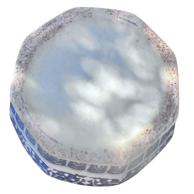 Porcelain jardiniere Cachepot Fish Bowl in a floral and foliage pattern ————————————————————————— This Ming-style planter...