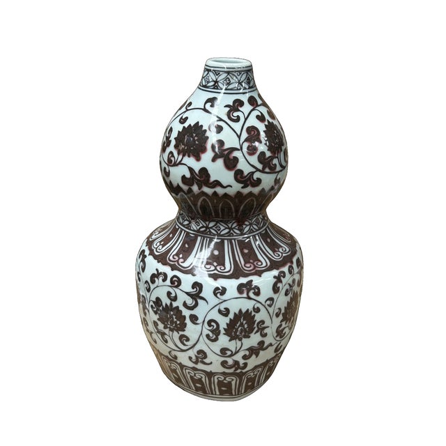 Asian Vintage Gourd Shape Copper Red Underglaze Floral Graphic Porcelain Vase For Sale - Image 3 of 9