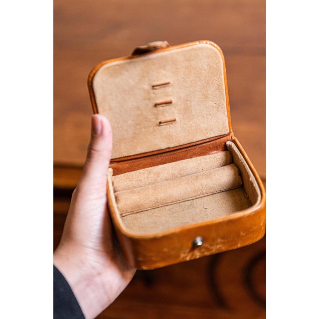 Mid 20th Century Small Antique Camalier & Buckley Leather Case with Buttoned Strap For Sale - Image 5 of 7