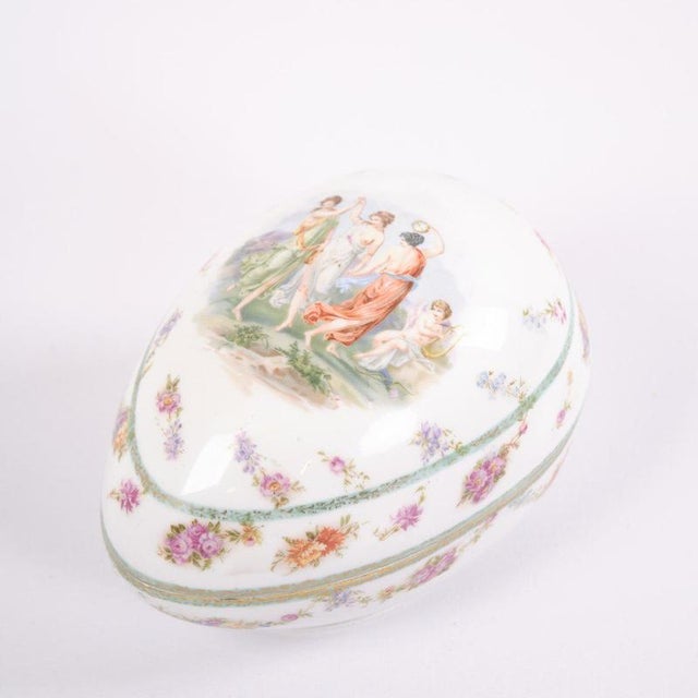 French Jewelry Box with Hand-Painted Motif, 1890s For Sale - Image 6 of 9