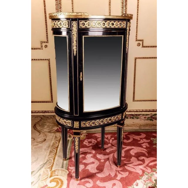 20th Century French Louis XVI Classicist Style Salon Vitrine For Sale - Image 5 of 11