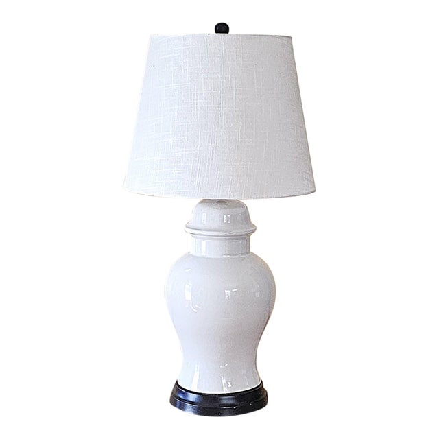 Vintage White Ceramic Chinoiserie Temple Jar Table Lamp With Black Base For Sale