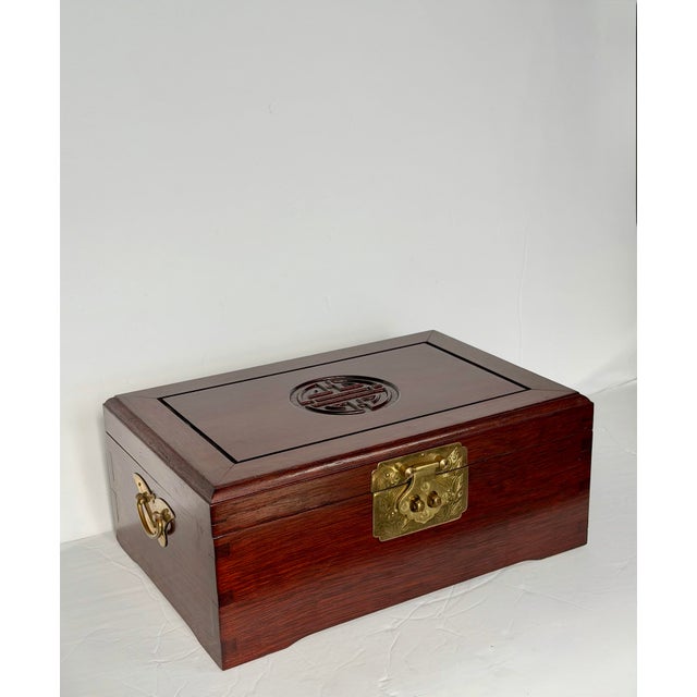 Chinoiserie 1950s Chinese Rosewood & Brass Rectangular Jewelry Box For Sale - Image 3 of 9