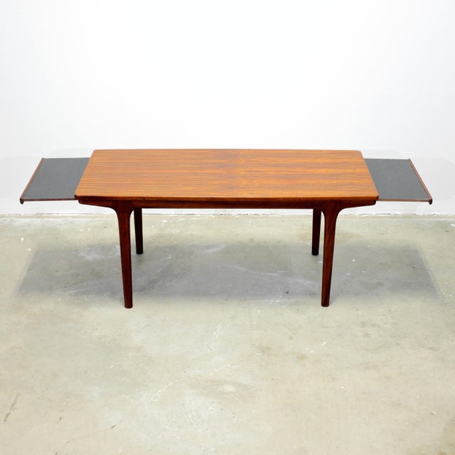 Mid-Century Modern McIntosh Rosewood Coffee Table With Hidden Extensions For Sale - Image 3 of 12