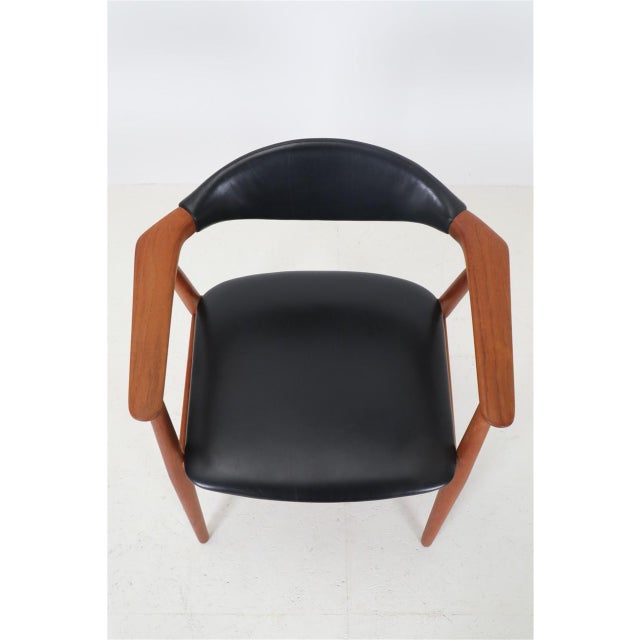 Teak Armchair with Black Leather attributed to Svend Aage Eriksen for Glostrup, 1960s For Sale - Image 11 of 17