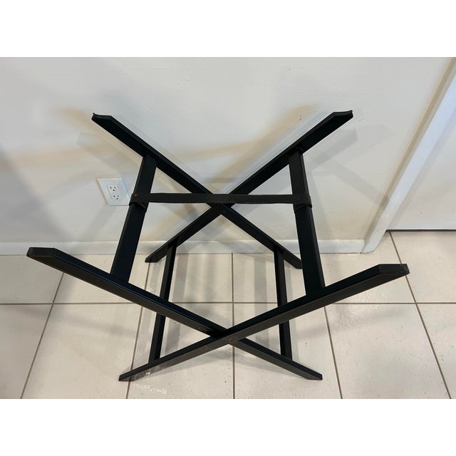 1940s English Regency Butler Tray Table-Early Victorian Black Japanned Lacquer Wooden Drink Table-Hand Painted Removable Top-X Shape Folding Stand For Sale - Image 10 of 12