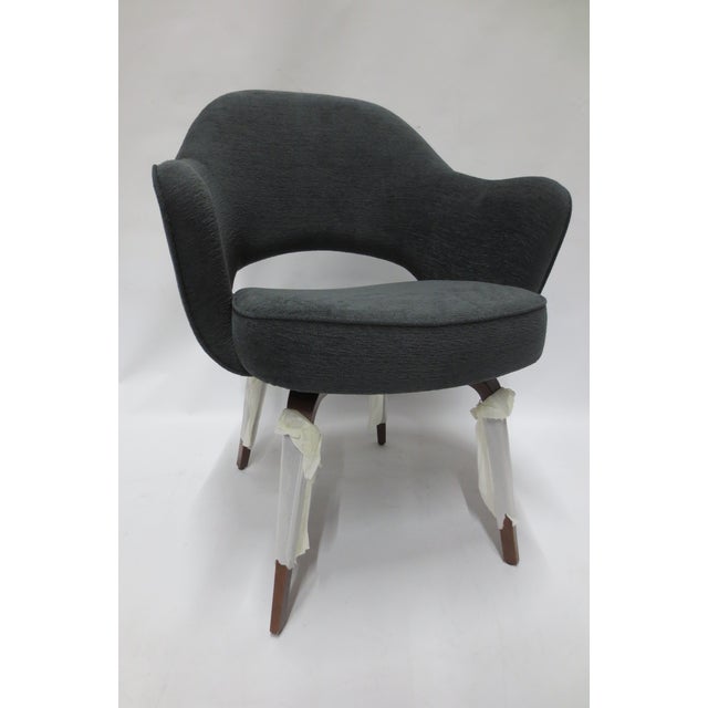 Knoll Knoll Saarinen Executive Side Chair in Grey With Wood Legs (New) For Sale - Image 4 of 6