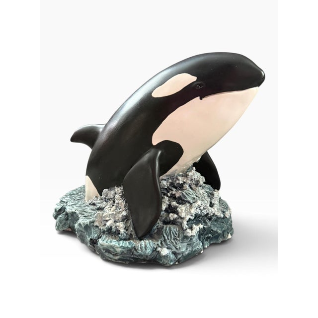 Vintage 1990 Sandicast #286 Orca whale sculpture by Sandra Brue. This striking handcast and handpainted sculpture depicts...