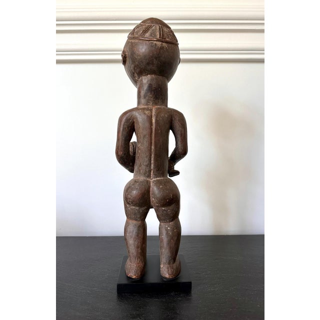 Mid 20th Century Lwalwa Mother Figure Holding Baby DR Congo Africa with Provenance For Sale - Image 5 of 18