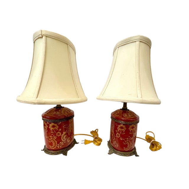 2 VTG Oriental Lamps Chinoiserie HandPainted Floral Red & Gold Porcelain. Bronze For Sale In San Francisco - Image 6 of 7