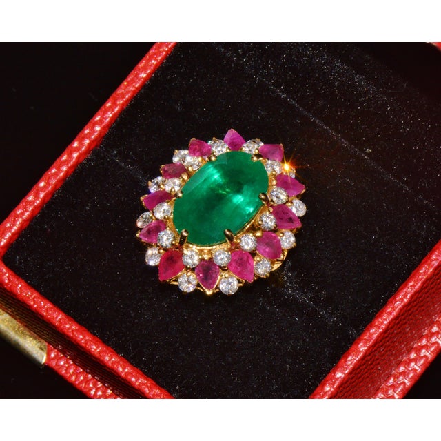 Metal Late 20th Century Gia Certified 11.39Ct Zambian Emerald, Ruby & Diamond 18k Gold Cocktail Ring, Size 6 For Sale - Image 7 of 13