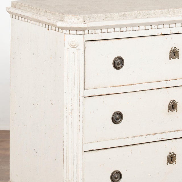 Gray Early 19th Century Swedish Gustavian Chest of Three Drawers For Sale - Image 8 of 15