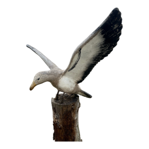 Vintage Life-Size Seagull Garden Sculpture – Coastal Nautical Outdoor Statue
