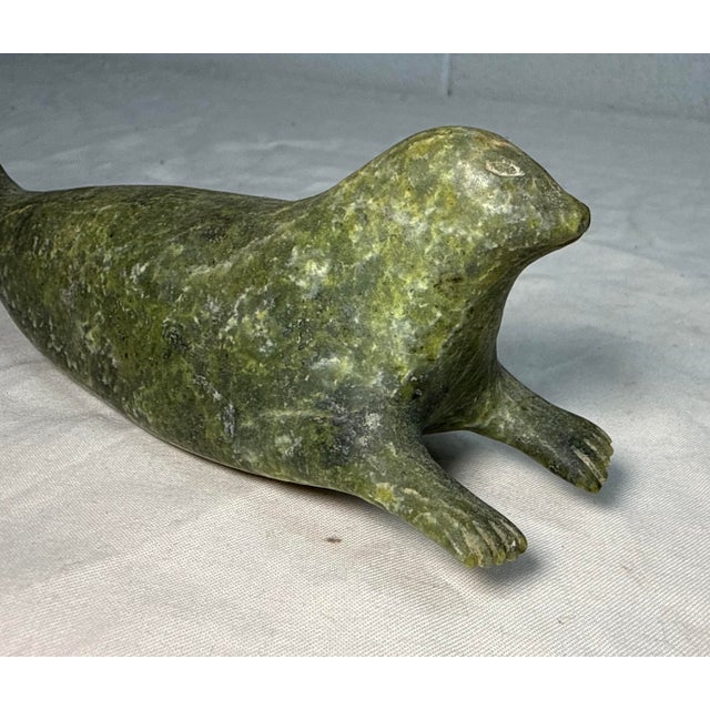 Antique Signed Carved Green Soapstone Canadian Seal Eskimo Sculpture Inuit For Sale - Image 4 of 11