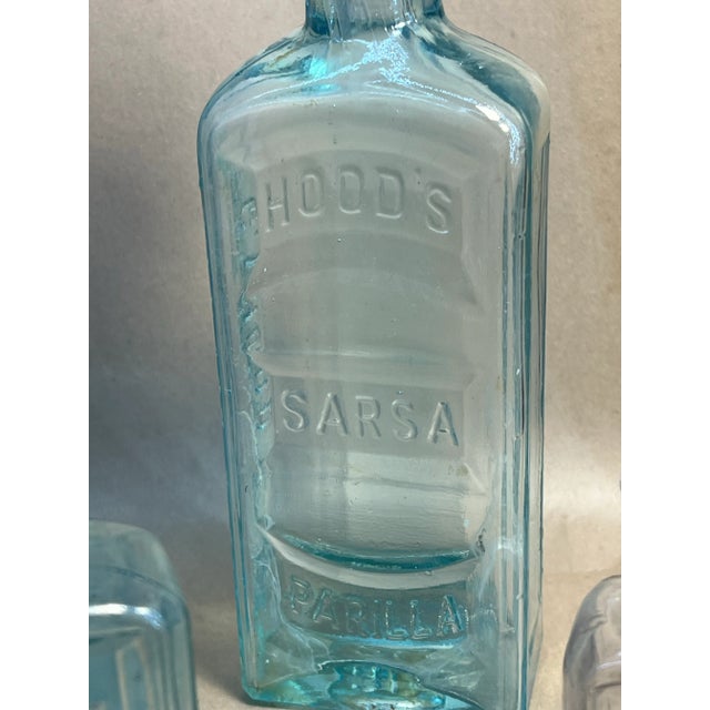 Set of 4 - A Collection of Antique Apothecary Bottles From America For Sale - Image 11 of 12
