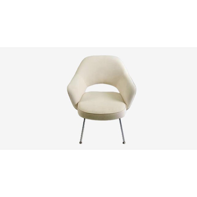 Knoll 1980s Plush Creamy White Executive Chair Attributed to Saarinen for Knoll For Sale - Image 4 of 9