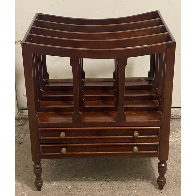 Vintage Wooden Newspaper Rack, 1920s, in Very Good conditions. Designed 1920 to 1949