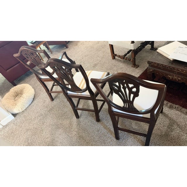 Mid 20th Century Henredon Style Georgian Carved Mahogany Dining Chairs Set of 3 - One Armed, Two Side For Sale - Image 4 of 8