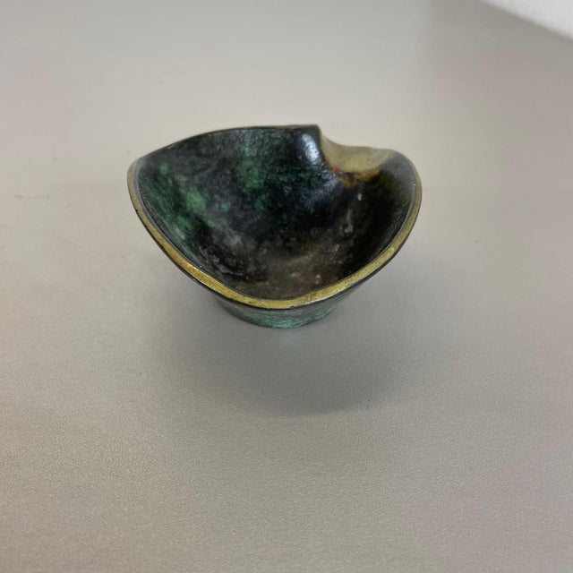 Small Organic Form Brass Ashtray from Carl Auböck, 1950s For Sale - Image 11 of 18