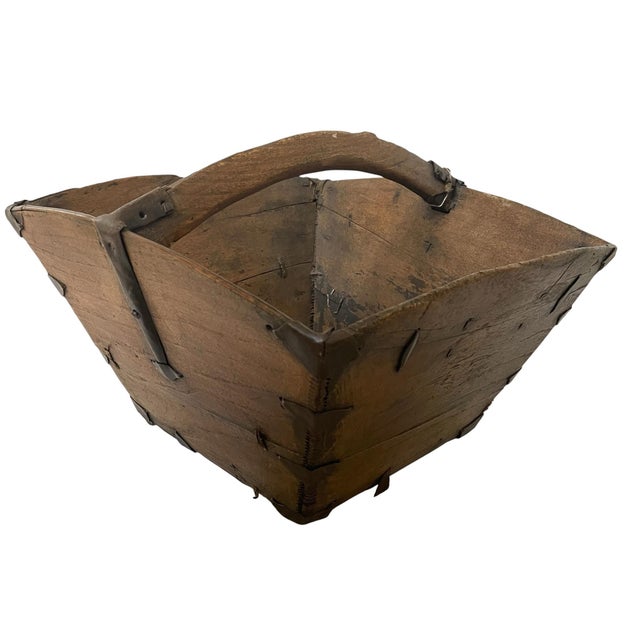 Chinese Antique Chinese Rice Grain Measure Box Dou Wooden Primitive Basket Bucket Iron For Sale - Image 3 of 8