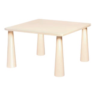 Trance Dining Table in Creme Lacquer by Moanne For Sale