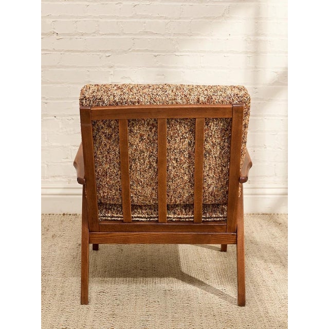 Vintage Mid-Century Modern Walnut Armchair in Textured Brown Upholstery For Sale In Los Angeles - Image 6 of 7