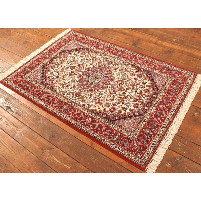 Middle Eastern Rug in Wool For Sale - Image 4 of 9