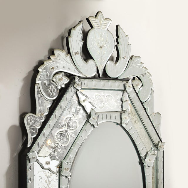Mid-Century Octagonal Tiered-Reversed Etched & Chain Beveled Venetian Mirror For Sale In New York - Image 6 of 12