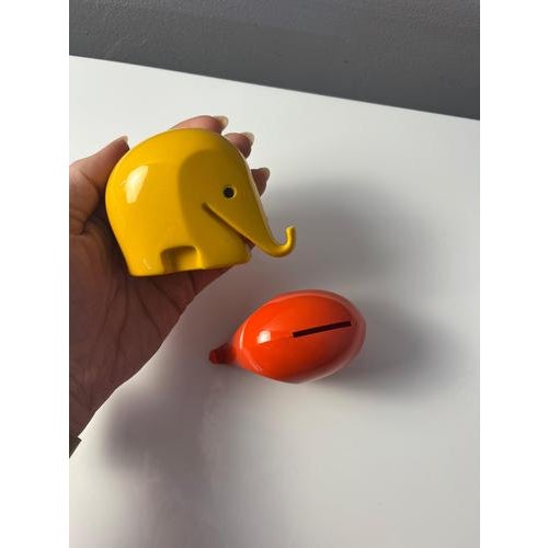 Drumbo Money Box in Yellow and Red by Luigi Colani for Dresdner Bank, Set of 2 For Sale - Image 4 of 11