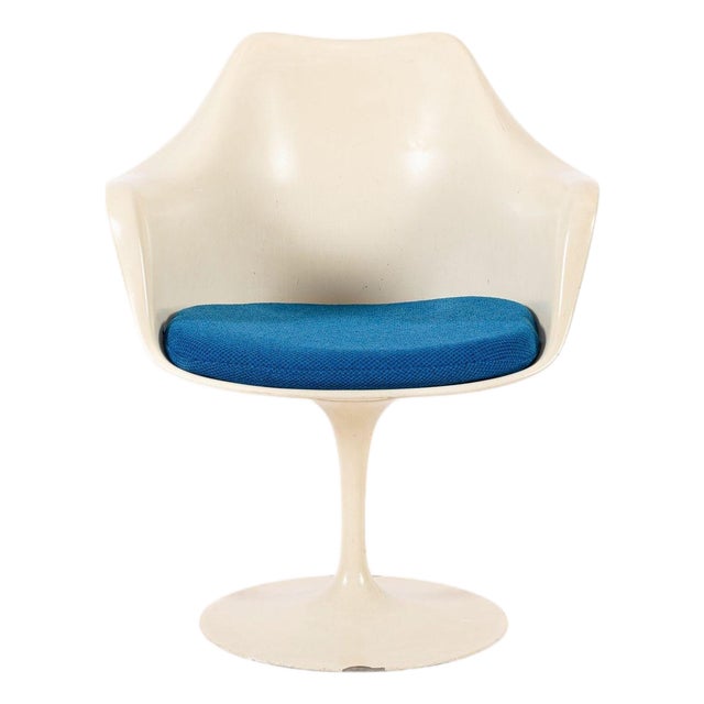 Original Fiberglass Tulip Arm Chair by Eero Saarinen for Knoll 1970s For Sale
