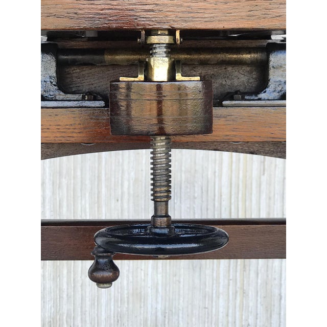 Brown 19th Century Old Study Camera in Oak Wood With Height Adjustable and Brake For Sale - Image 8 of 13