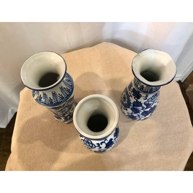 Set of 3, 19th Century Qing Dynasty Blue and White Porcelain Vases For Sale In Dallas - Image 6 of 10