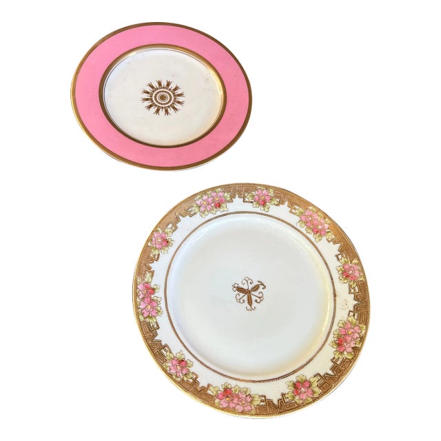 Pair of 1970s Pink and White Ceramic Plates For Sale