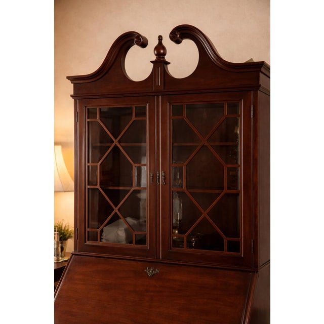 Chippendale 1930s–1940s Northwestern Furniture Co. Mahogany Serpentine Secretary Bookcase Desk For Sale - Image 3 of 12