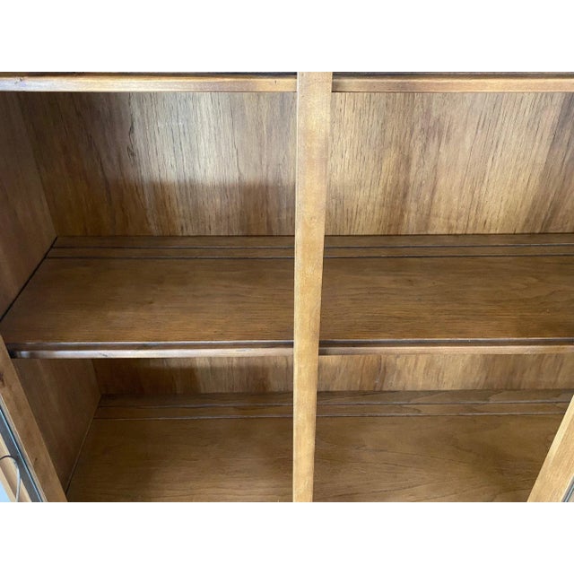Mid-Century Modern Mid-Century Drexel China Cabinet With Arched Lattice Glass Doors For Sale - Image 3 of 12