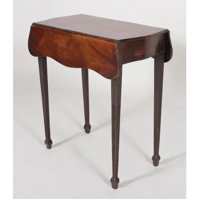 Traditional 18th Century Georgian Mahogany Pembroke Side Table For Sale - Image 3 of 11