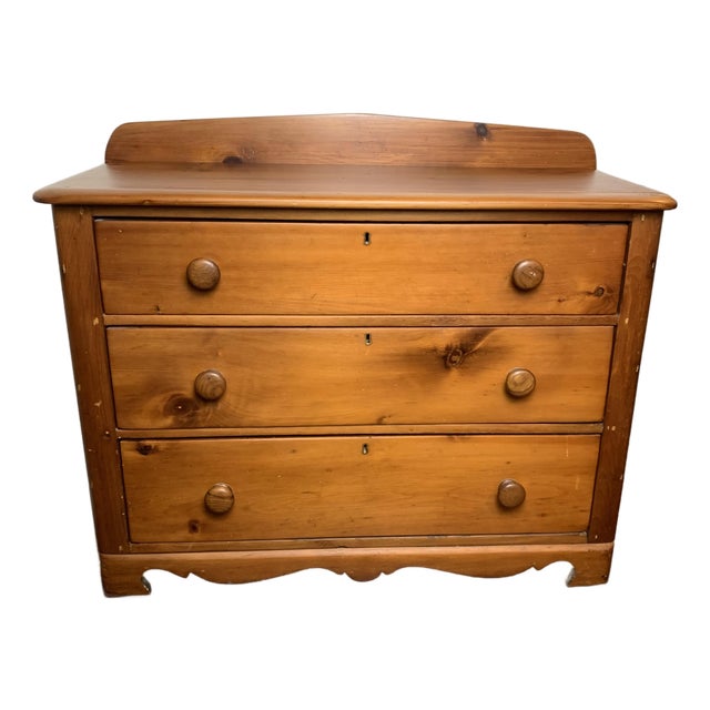 Mid 19th Century Canadian Pine 3 Drawer Dresser For Sale