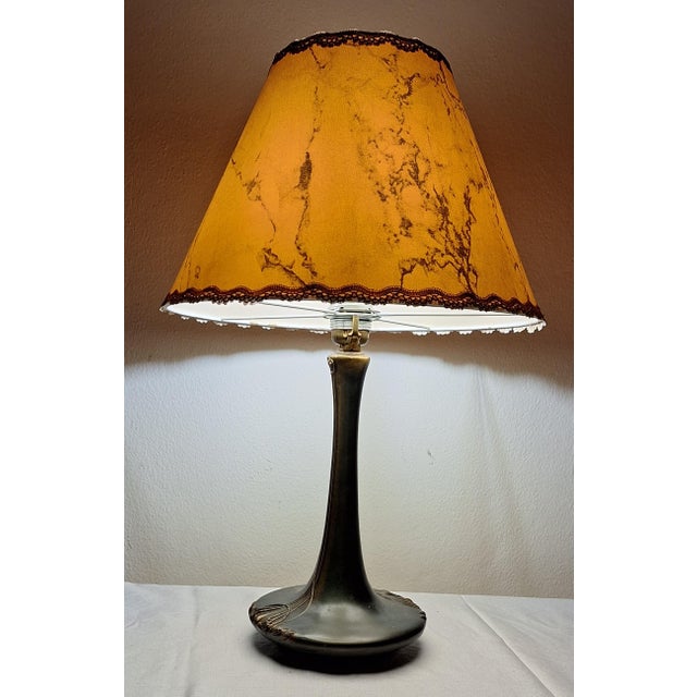 1980s Vintage Table Lamp with Patinated Patterned Metal Base, 1980s For Sale - Image 5 of 8