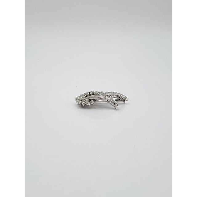 Mid 20th Century Mid 20th Century White Round Diamond Marquise, Round & Baguette Brooch in Platinum For Sale - Image 5 of 6