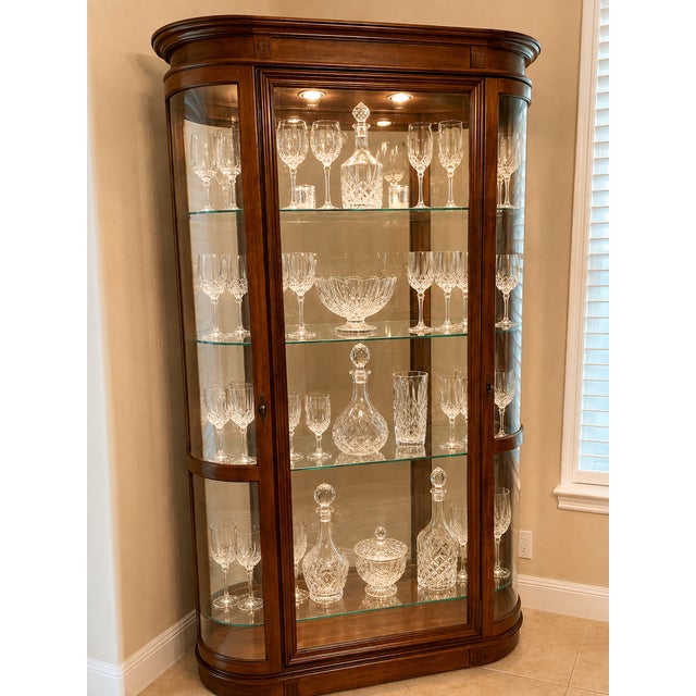 Mid-Century Modern 1960s Elegant Pulaski Display Cabinet With Curved Glass For Sale - Image 3 of 13
